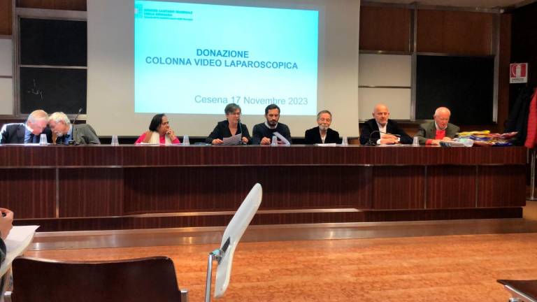 Nuova colonna endoscopica all’avanguardia per il blocco operatorio del Bufalini